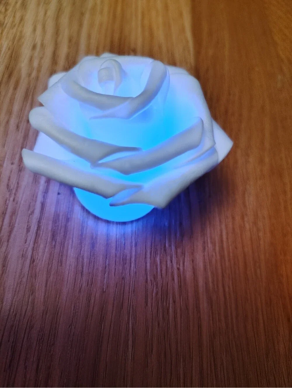 Set of 2 Rose Light up Tea Lights.